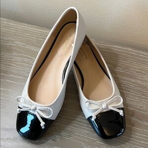 NWOT, Liz Claiborne Flora Square Toe Ballet Flats with Memory Foam Insole